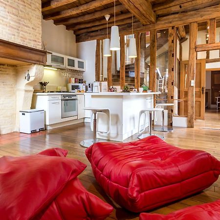 Suite Mana Ohana - Luxe Et Authenticite A 2 Pas De La Place Ducale Avec Parking Prive Charleville-Mézières Екстериор снимка