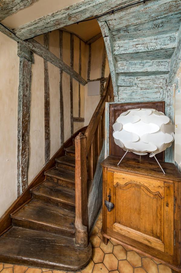 Suite Mana Ohana - Luxe Et Authenticite A 2 Pas De La Place Ducale Avec Parking Prive Charleville-Mézières Екстериор снимка
