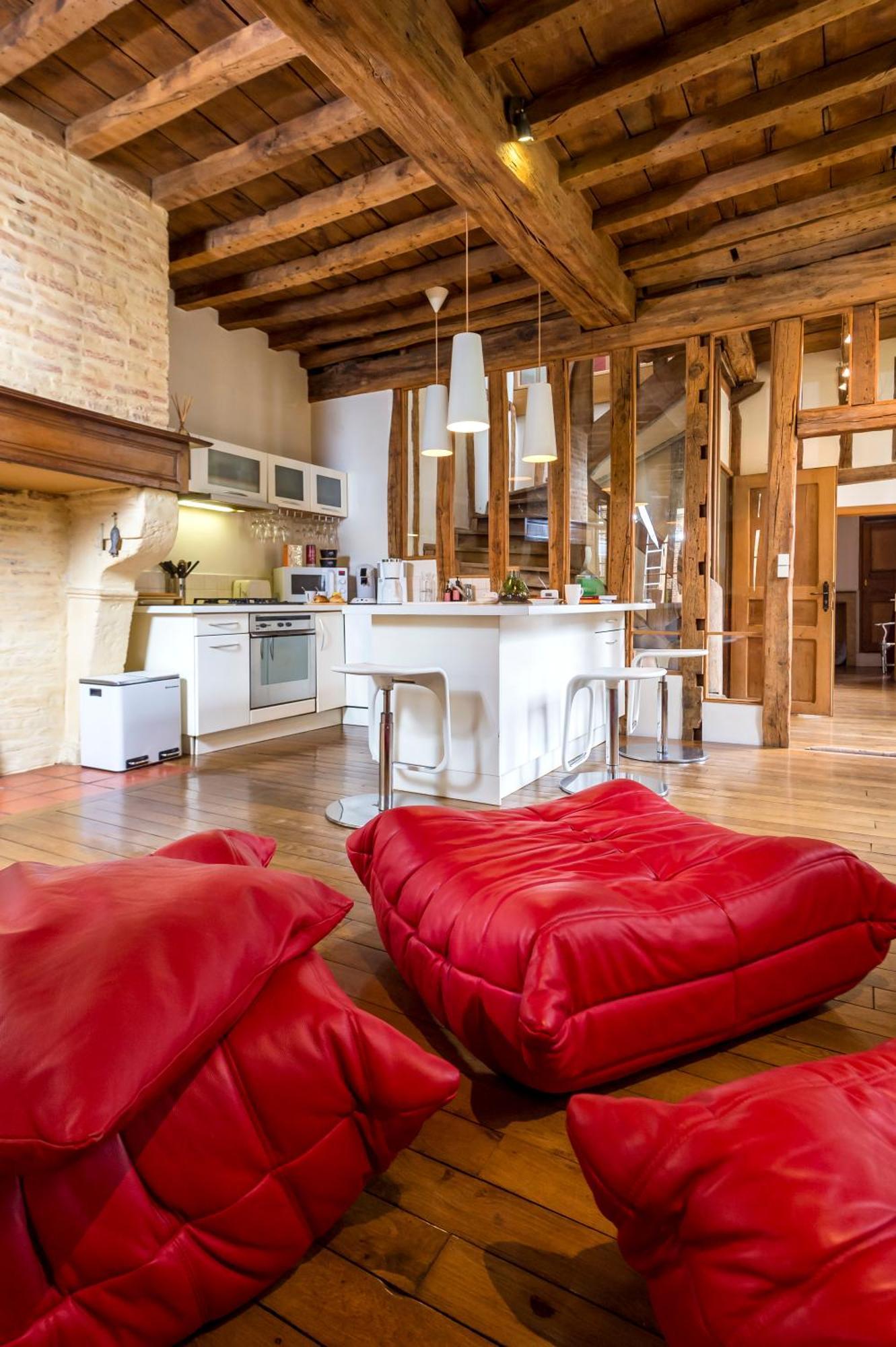 Suite Mana Ohana - Luxe Et Authenticite A 2 Pas De La Place Ducale Avec Parking Prive Charleville-Mézières Екстериор снимка